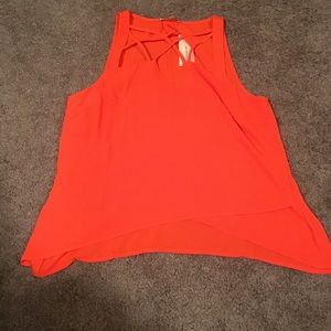 Cute orange tank! Perfect for summer